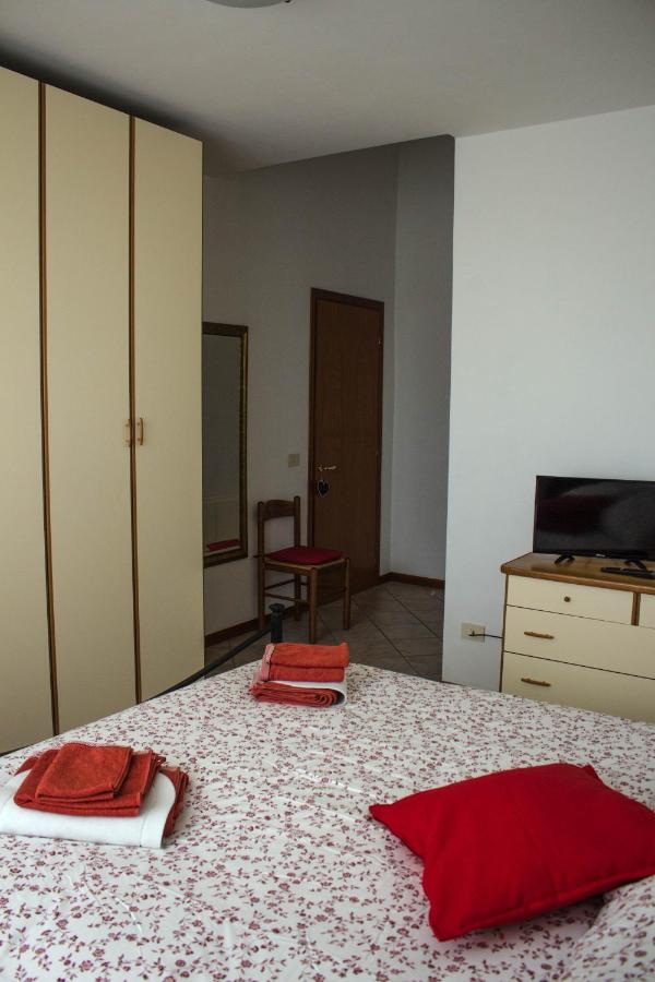 Casa Di Cipri Hotel Montale  ภายนอก รูปภาพ